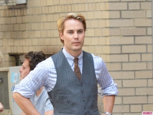 Taylor-Kitsch-Three-Piece-Suit-The-Normal-Heart-Set-NYC-06282013--1-600x450